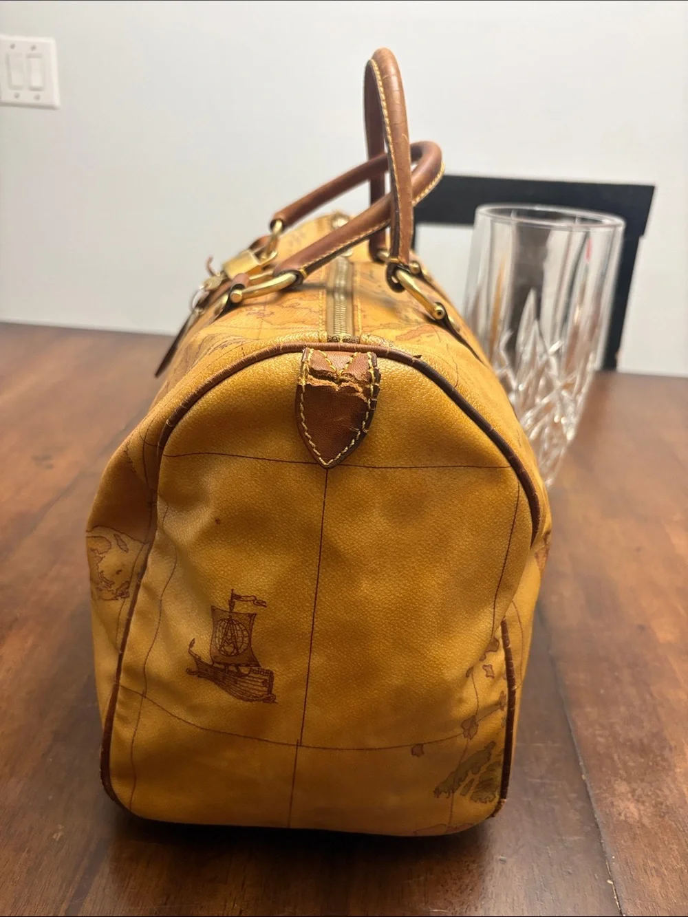 Low start Alviero Martini Geo Map Boston Travel Bag w/ Lock & Key in GUC. - Picture 2 of 16